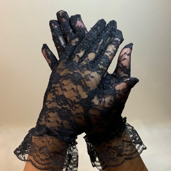 Lace Gloves (Full finger)(New) Black (purse not included) - Picture 2 of 5